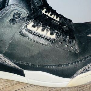 Jordan 3’s “Off-Noir”